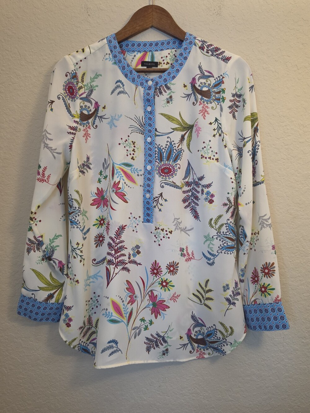 Talbots Top Womens Medium Ivory Pink Ditsy Floral Half Button Blouse
